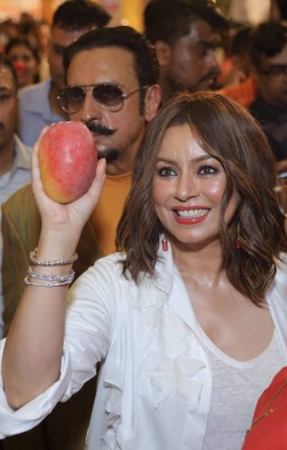 Film-Star-Mahima-Chaudhary-scaled