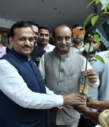 राज्यसभा-सांसद-सुधांशु-त्रिवेदी-जो-